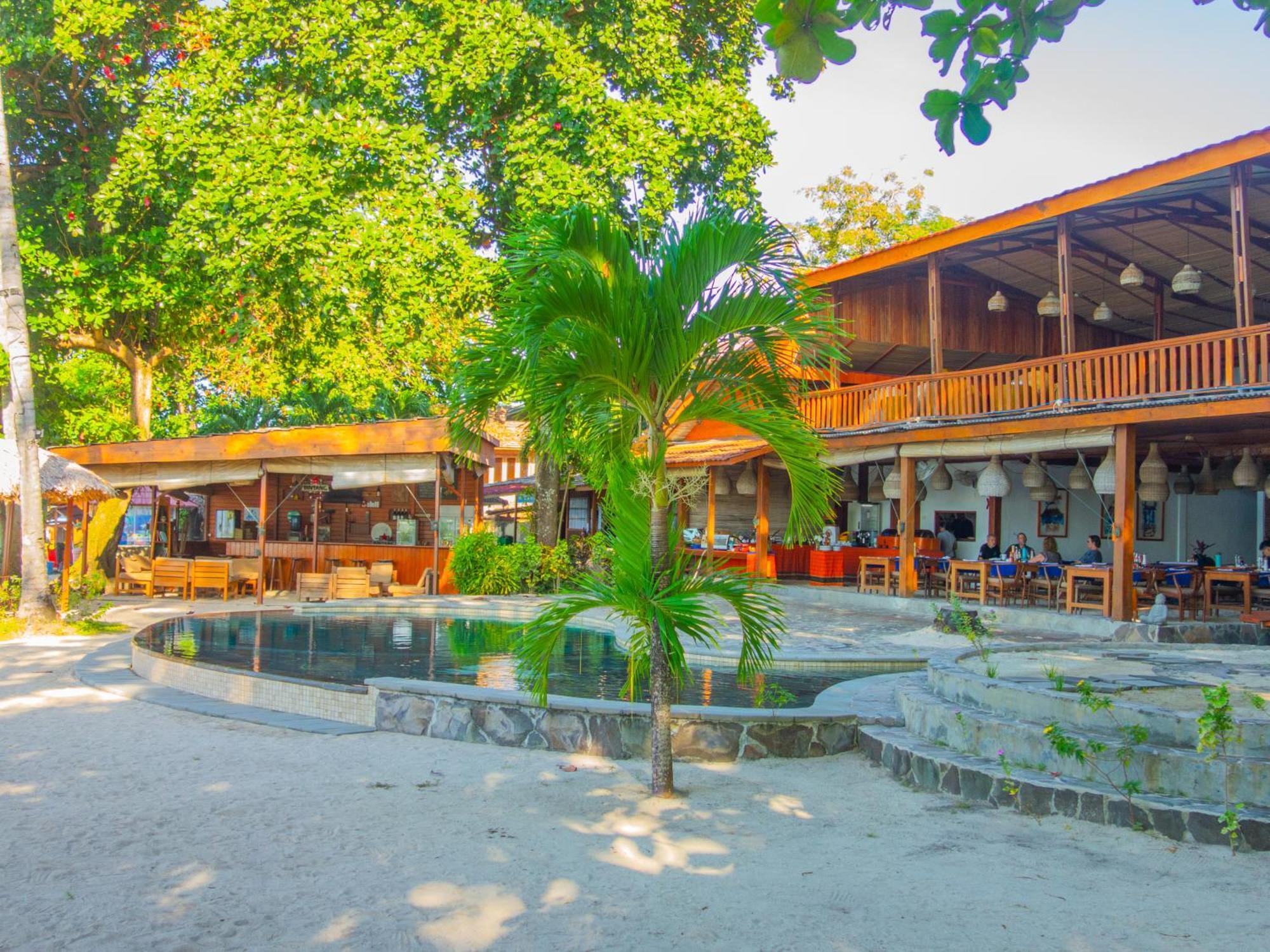 Kuda Laut Boutique Dive Resort Бунакен Экстерьер фото