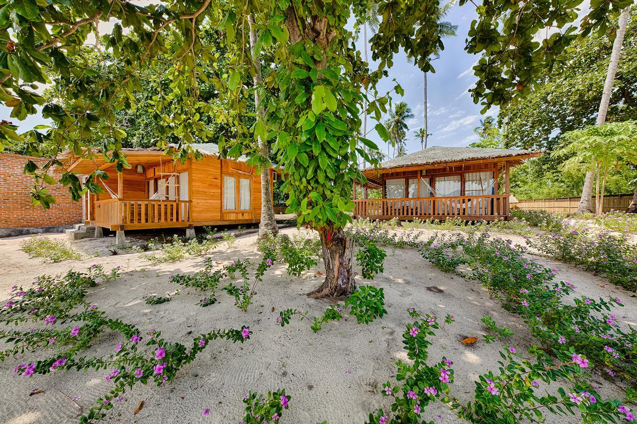 Kuda Laut Boutique Dive Resort Бунакен Экстерьер фото